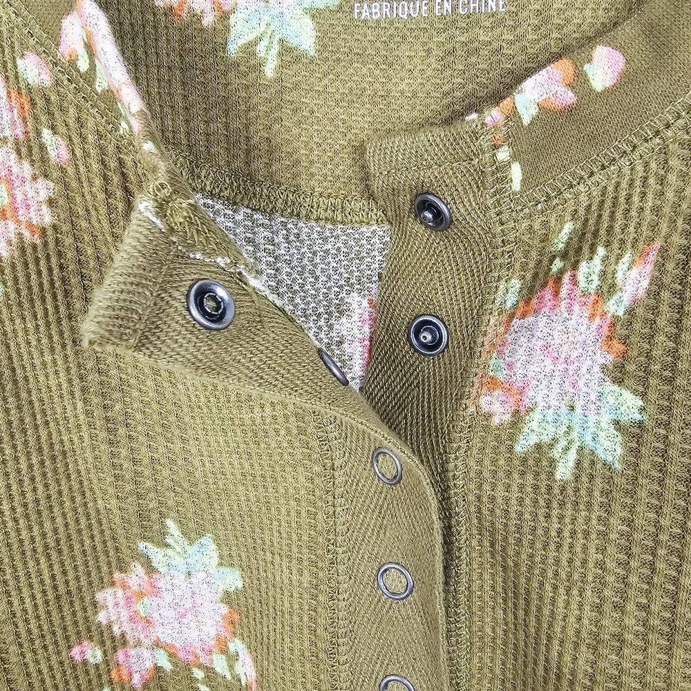 Aerie Olive Green Thermal Waffle Knit Fitted Floral Shirt - Picture 4 of 7